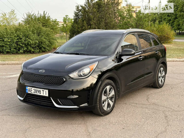 Чорний Кіа Niro, об'ємом двигуна 1.58 л та пробігом 178 тис. км за 15200 $, фото 6 на Automoto.ua