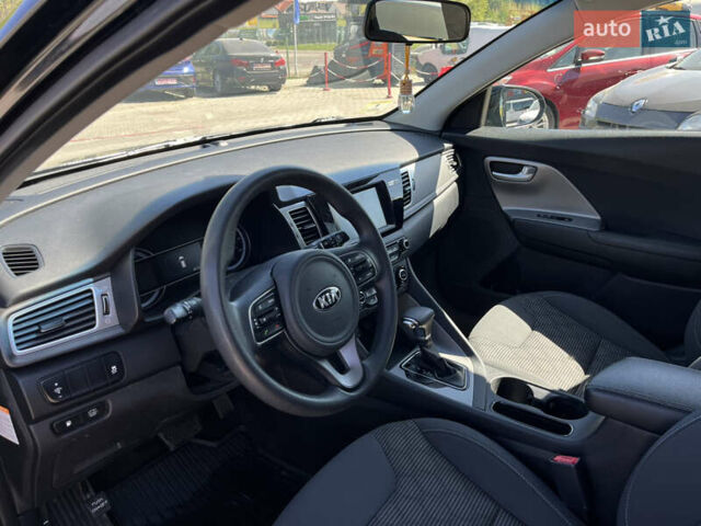 Черный Киа Niro, объемом двигателя 1.6 л и пробегом 158 тыс. км за 12999 $, фото 8 на Automoto.ua