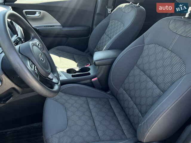 Черный Киа Niro, объемом двигателя 1.6 л и пробегом 158 тыс. км за 12999 $, фото 10 на Automoto.ua