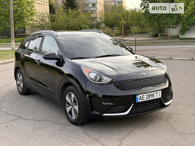 Чорний Кіа Niro, об'ємом двигуна 1.58 л та пробігом 178 тис. км за 15200 $, фото 1 на Automoto.ua