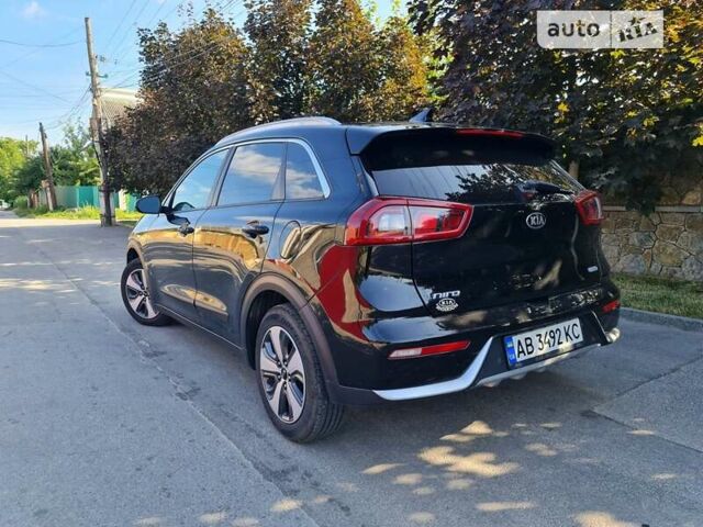 Чорний Кіа Niro, об'ємом двигуна 1.6 л та пробігом 161 тис. км за 15500 $, фото 4 на Automoto.ua