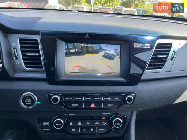 Черный Киа Niro, объемом двигателя 1.6 л и пробегом 158 тыс. км за 12999 $, фото 14 на Automoto.ua