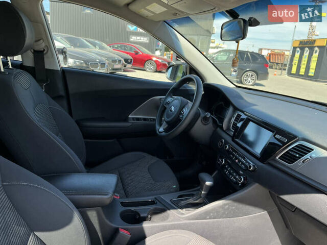 Черный Киа Niro, объемом двигателя 1.6 л и пробегом 158 тыс. км за 12999 $, фото 11 на Automoto.ua