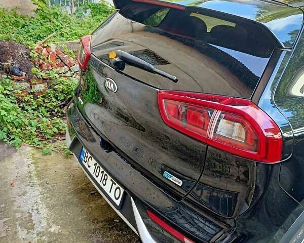 Чорний Кіа Niro, об'ємом двигуна 1.58 л та пробігом 146 тис. км за 15600 $, фото 10 на Automoto.ua