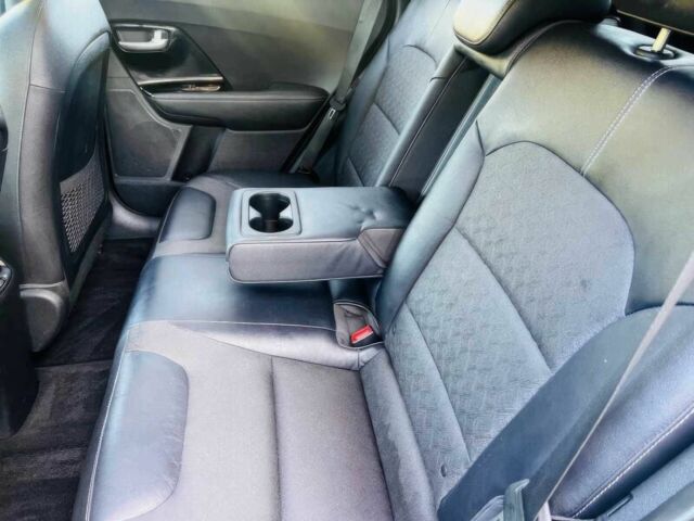 Черный Киа Niro, объемом двигателя 1.6 л и пробегом 62 тыс. км за 3750 $, фото 8 на Automoto.ua