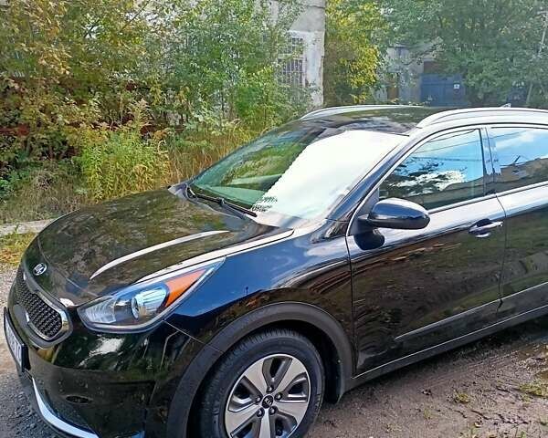 Чорний Кіа Niro, об'ємом двигуна 1.58 л та пробігом 146 тис. км за 15600 $, фото 6 на Automoto.ua