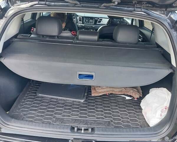 Черный Киа Niro, объемом двигателя 1.58 л и пробегом 160 тыс. км за 16000 $, фото 6 на Automoto.ua