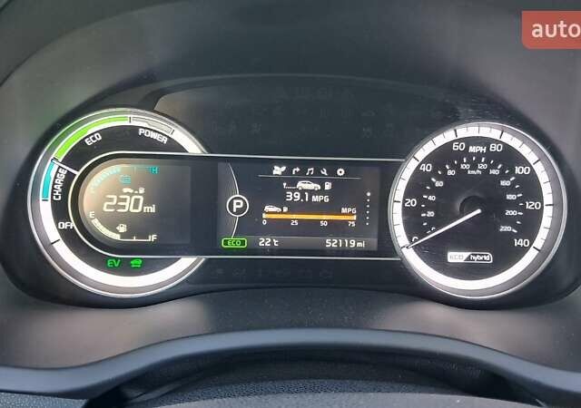 Чорний Кіа Niro, об'ємом двигуна 1.58 л та пробігом 84 тис. км за 16500 $, фото 10 на Automoto.ua