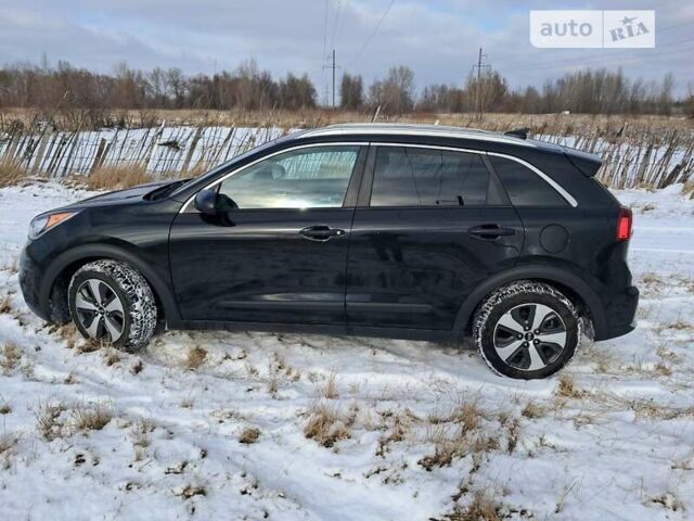 Чорний Кіа Niro, об'ємом двигуна 1.6 л та пробігом 254 тис. км за 13700 $, фото 7 на Automoto.ua