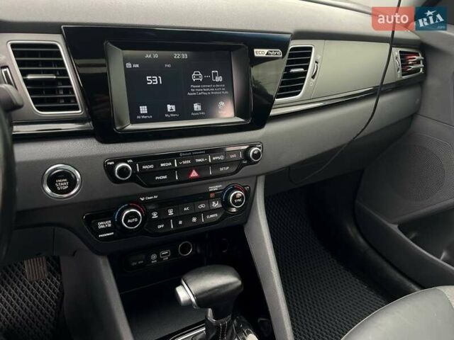 Черный Киа Niro, объемом двигателя 1.58 л и пробегом 87 тыс. км за 16999 $, фото 20 на Automoto.ua