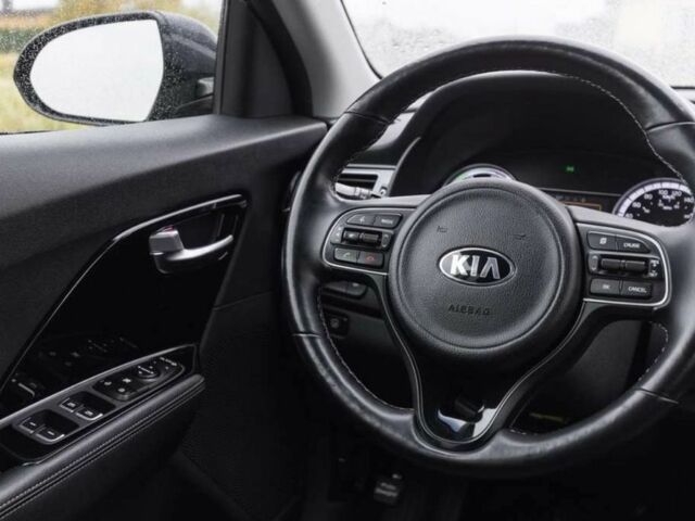 Черный Киа Niro, объемом двигателя 0 л и пробегом 89 тыс. км за 11500 $, фото 15 на Automoto.ua