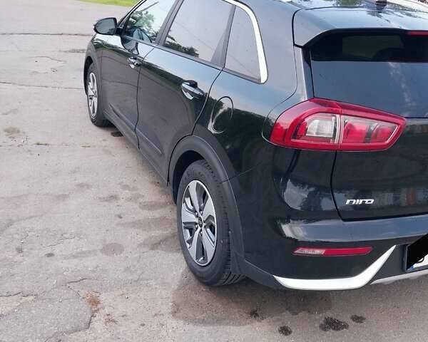 Черный Киа Niro, объемом двигателя 1.58 л и пробегом 160 тыс. км за 16000 $, фото 3 на Automoto.ua