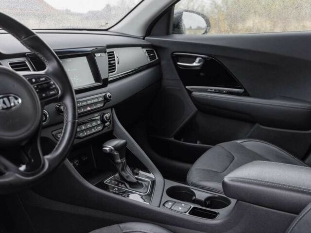 Черный Киа Niro, объемом двигателя 0 л и пробегом 89 тыс. км за 11500 $, фото 11 на Automoto.ua