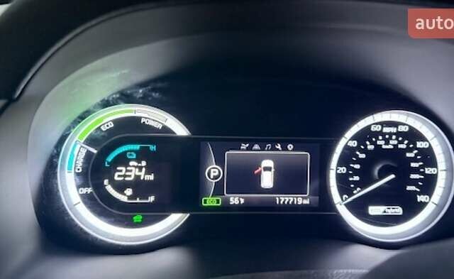 Чорний Кіа Niro, об'ємом двигуна 1.58 л та пробігом 177 тис. км за 13990 $, фото 7 на Automoto.ua