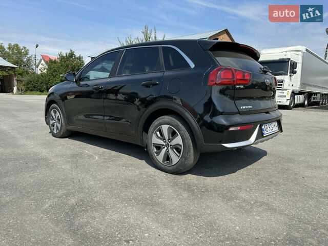 Чорний Кіа Niro, об'ємом двигуна 1.58 л та пробігом 206 тис. км за 15800 $, фото 5 на Automoto.ua