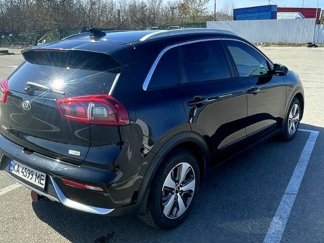 Чорний Кіа Niro, об'ємом двигуна 1.6 л та пробігом 266 тис. км за 13700 $, фото 1 на Automoto.ua