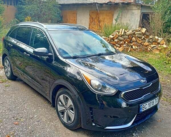 Чорний Кіа Niro, об'ємом двигуна 1.58 л та пробігом 146 тис. км за 15600 $, фото 2 на Automoto.ua