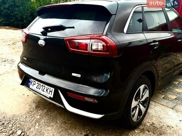 Чорний Кіа Niro, об'ємом двигуна 1.58 л та пробігом 177 тис. км за 13990 $, фото 3 на Automoto.ua