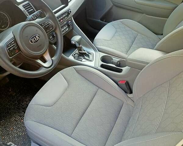 Чорний Кіа Niro, об'ємом двигуна 1.58 л та пробігом 146 тис. км за 15600 $, фото 18 на Automoto.ua