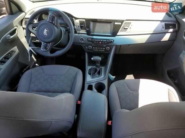 Кіа Niro 2017 у Львові на Automoto.ua Чорний Кіа Niro, об'ємом двигуна 1.58 л та пробігом 129 тис. км за 3000 $, фото 7 на Automoto.ua