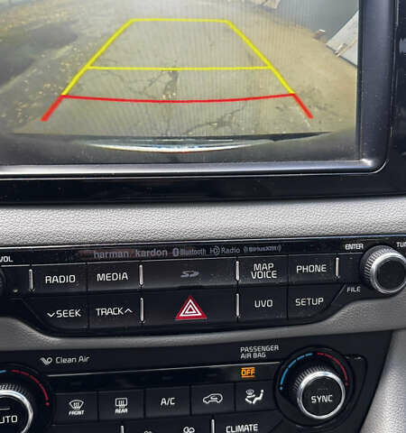 Черный Киа Niro, объемом двигателя 1.58 л и пробегом 103 тыс. км за 16000 $, фото 9 на Automoto.ua