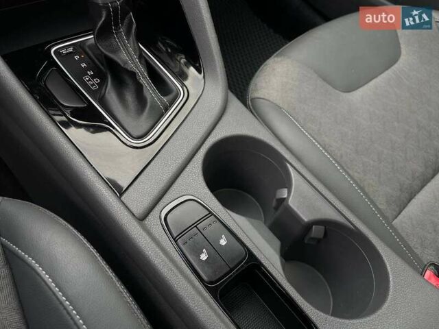 Черный Киа Niro, объемом двигателя 1.58 л и пробегом 87 тыс. км за 16999 $, фото 19 на Automoto.ua