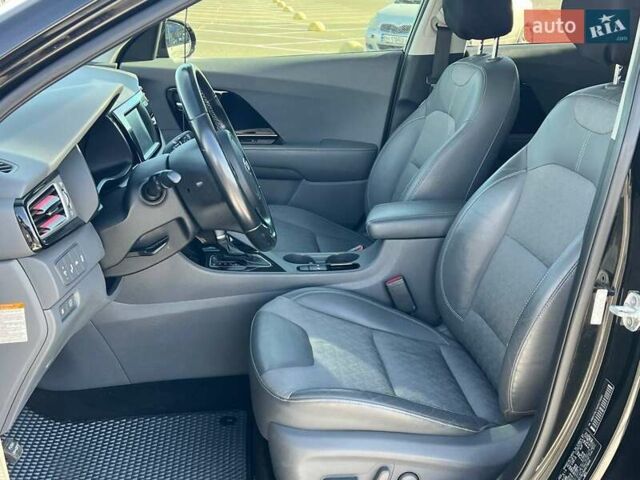 Кіа Niro 2017 у Одесі на Automoto.ua Чорний Кіа Niro, об'ємом двигуна 1.58 л та пробігом 88 тис. км за 16699 $, фото 17 на Automoto.ua