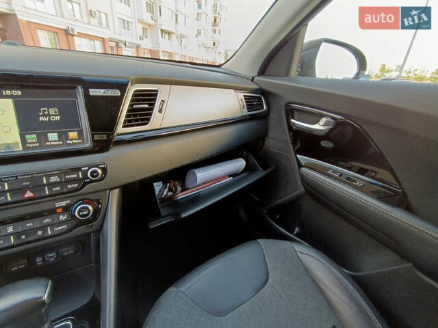 Черный Киа Niro, объемом двигателя 1.6 л и пробегом 88 тыс. км за 15600 $, фото 23 на Automoto.ua