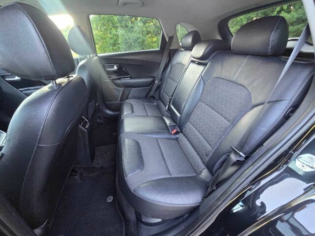 Черный Киа Niro, объемом двигателя 1.6 л и пробегом 67 тыс. км за 9600 $, фото 6 на Automoto.ua