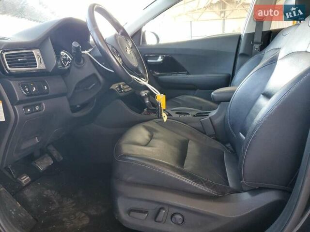 Чорний Кіа Niro, об'ємом двигуна 1.58 л та пробігом 187 тис. км за 2500 $, фото 7 на Automoto.ua