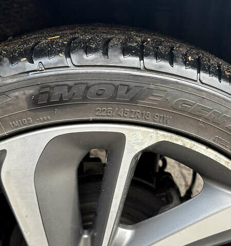 Черный Киа Niro, объемом двигателя 1.58 л и пробегом 103 тыс. км за 16000 $, фото 7 на Automoto.ua