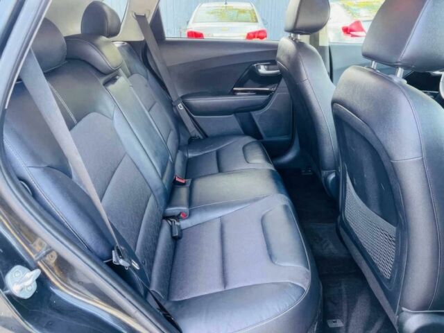 Черный Киа Niro, объемом двигателя 1.6 л и пробегом 62 тыс. км за 3750 $, фото 9 на Automoto.ua