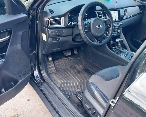 Черный Киа Niro, объемом двигателя 1.58 л и пробегом 160 тыс. км за 16000 $, фото 13 на Automoto.ua