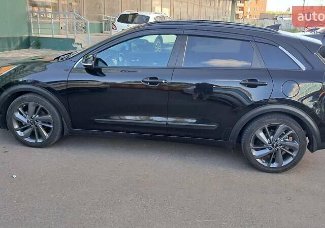 Чорний Кіа Niro, об'ємом двигуна 1.58 л та пробігом 84 тис. км за 16500 $, фото 4 на Automoto.ua