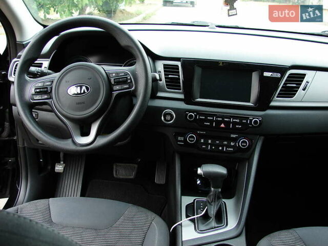 Черный Киа Niro, объемом двигателя 1.6 л и пробегом 136 тыс. км за 16500 $, фото 15 на Automoto.ua