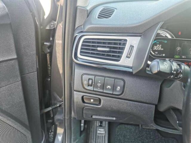 Черный Киа Niro, объемом двигателя 0 л и пробегом 131 тыс. км за 10200 $, фото 4 на Automoto.ua