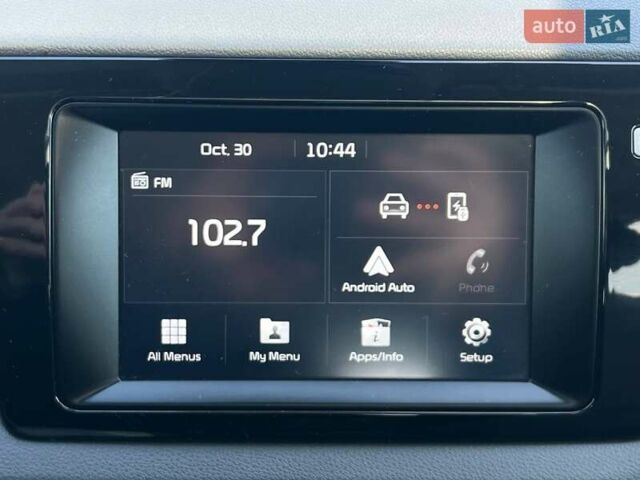 Кіа Niro 2017 у Одесі на Automoto.ua Чорний Кіа Niro, об'ємом двигуна 1.58 л та пробігом 88 тис. км за 16699 $, фото 13 на Automoto.ua