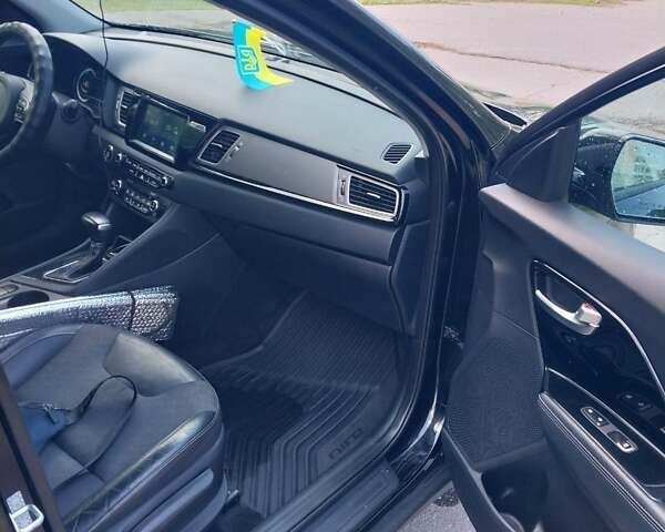 Черный Киа Niro, объемом двигателя 1.58 л и пробегом 160 тыс. км за 16000 $, фото 8 на Automoto.ua