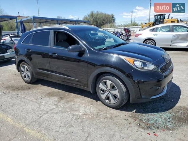 Кіа Niro 2017 у Львові на Automoto.ua Чорний Кіа Niro, об'ємом двигуна 1.58 л та пробігом 129 тис. км за 3000 $, фото 3 на Automoto.ua