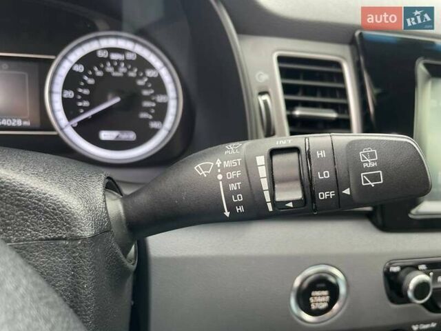 Черный Киа Niro, объемом двигателя 1.58 л и пробегом 87 тыс. км за 16999 $, фото 24 на Automoto.ua