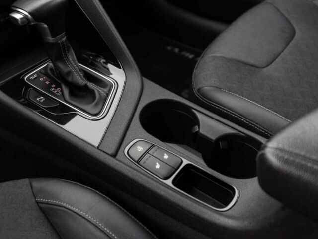 Черный Киа Niro, объемом двигателя 0 л и пробегом 89 тыс. км за 11500 $, фото 18 на Automoto.ua
