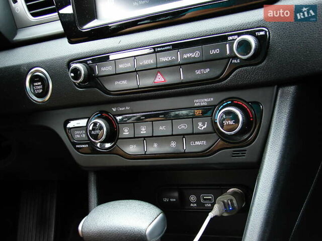 Черный Киа Niro, объемом двигателя 1.6 л и пробегом 136 тыс. км за 16500 $, фото 24 на Automoto.ua