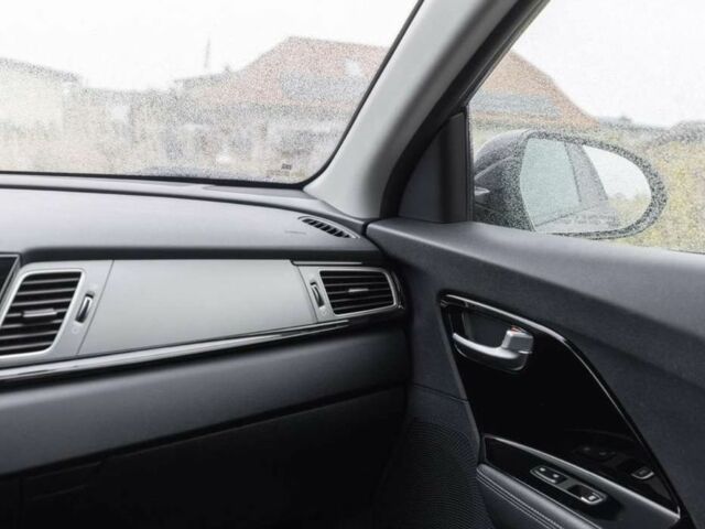 Черный Киа Niro, объемом двигателя 0 л и пробегом 89 тыс. км за 11500 $, фото 13 на Automoto.ua