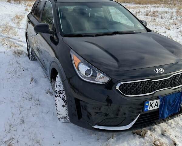 Чорний Кіа Niro, об'ємом двигуна 1.6 л та пробігом 254 тис. км за 13700 $, фото 4 на Automoto.ua