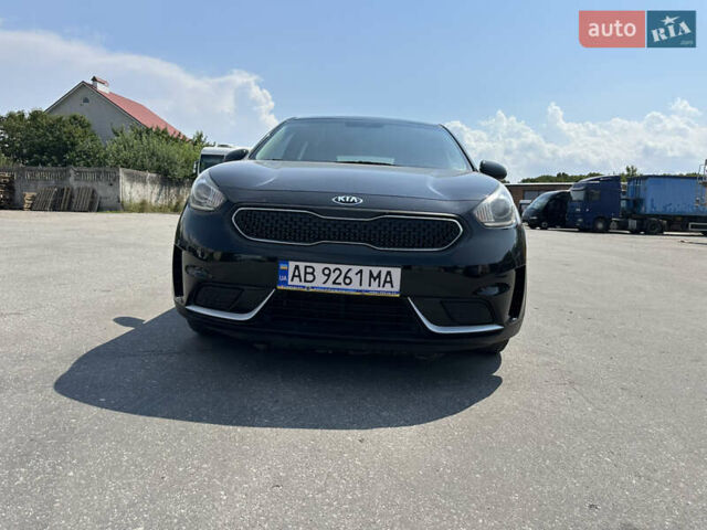 Чорний Кіа Niro, об'ємом двигуна 1.58 л та пробігом 206 тис. км за 15800 $, фото 2 на Automoto.ua
