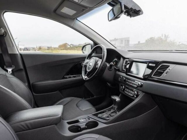 Черный Киа Niro, объемом двигателя 0 л и пробегом 89 тыс. км за 11500 $, фото 14 на Automoto.ua