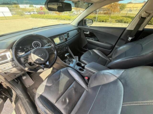 Чорний Кіа Niro, об'ємом двигуна 1.6 л та пробігом 35 тис. км за 16500 $, фото 6 на Automoto.ua
