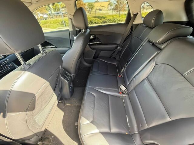 Черный Киа Niro, объемом двигателя 0 л и пробегом 50 тыс. км за 8000 $, фото 11 на Automoto.ua