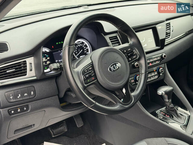 Черный Киа Niro, объемом двигателя 1.6 л и пробегом 98 тыс. км за 18999 $, фото 47 на Automoto.ua