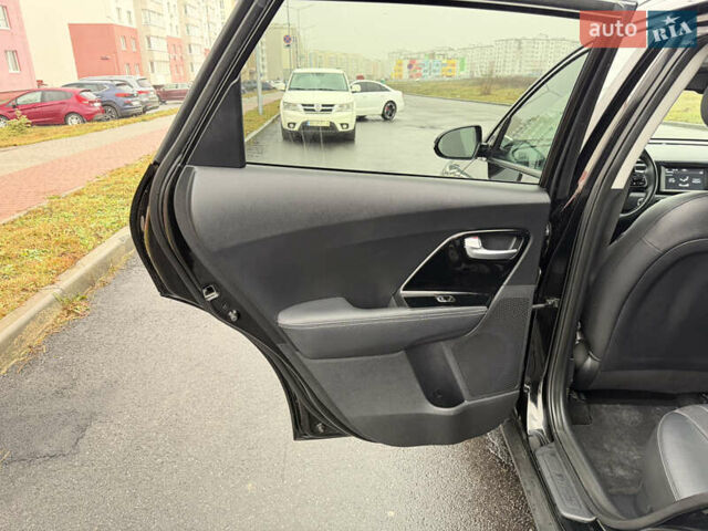 Черный Киа Niro, объемом двигателя 1.6 л и пробегом 98 тыс. км за 18999 $, фото 65 на Automoto.ua
